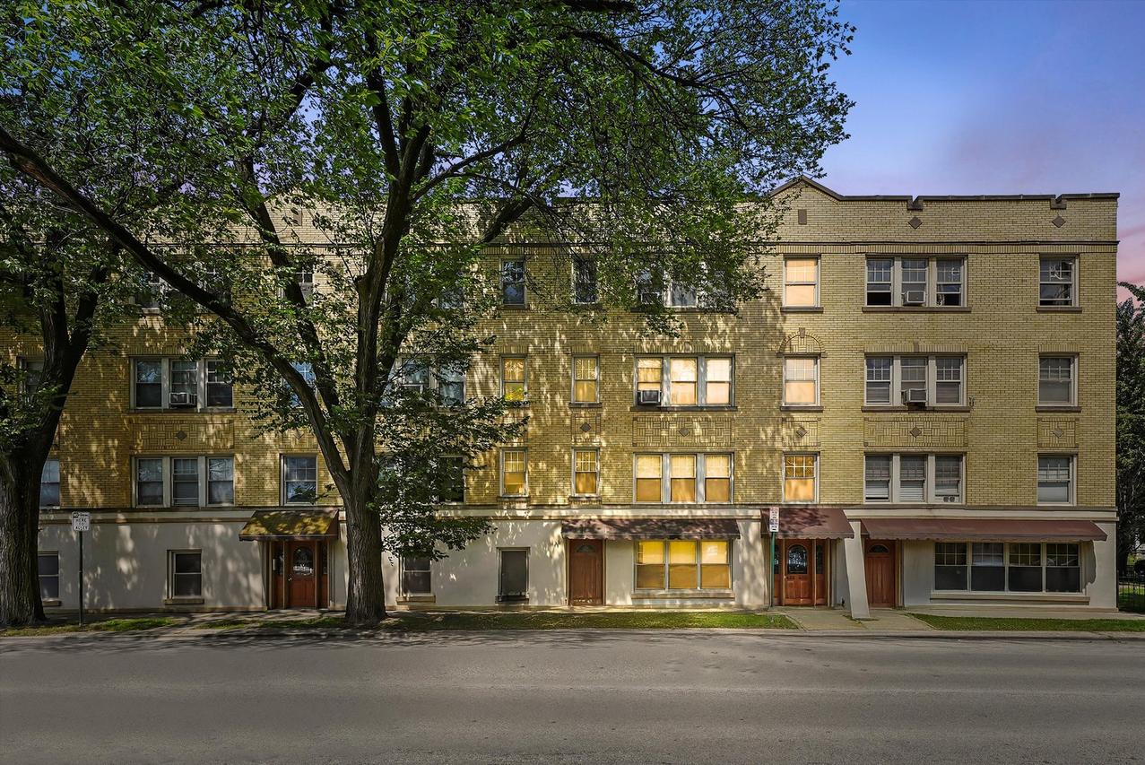 432 Harrison St. #3, Oak Park, IL 60304