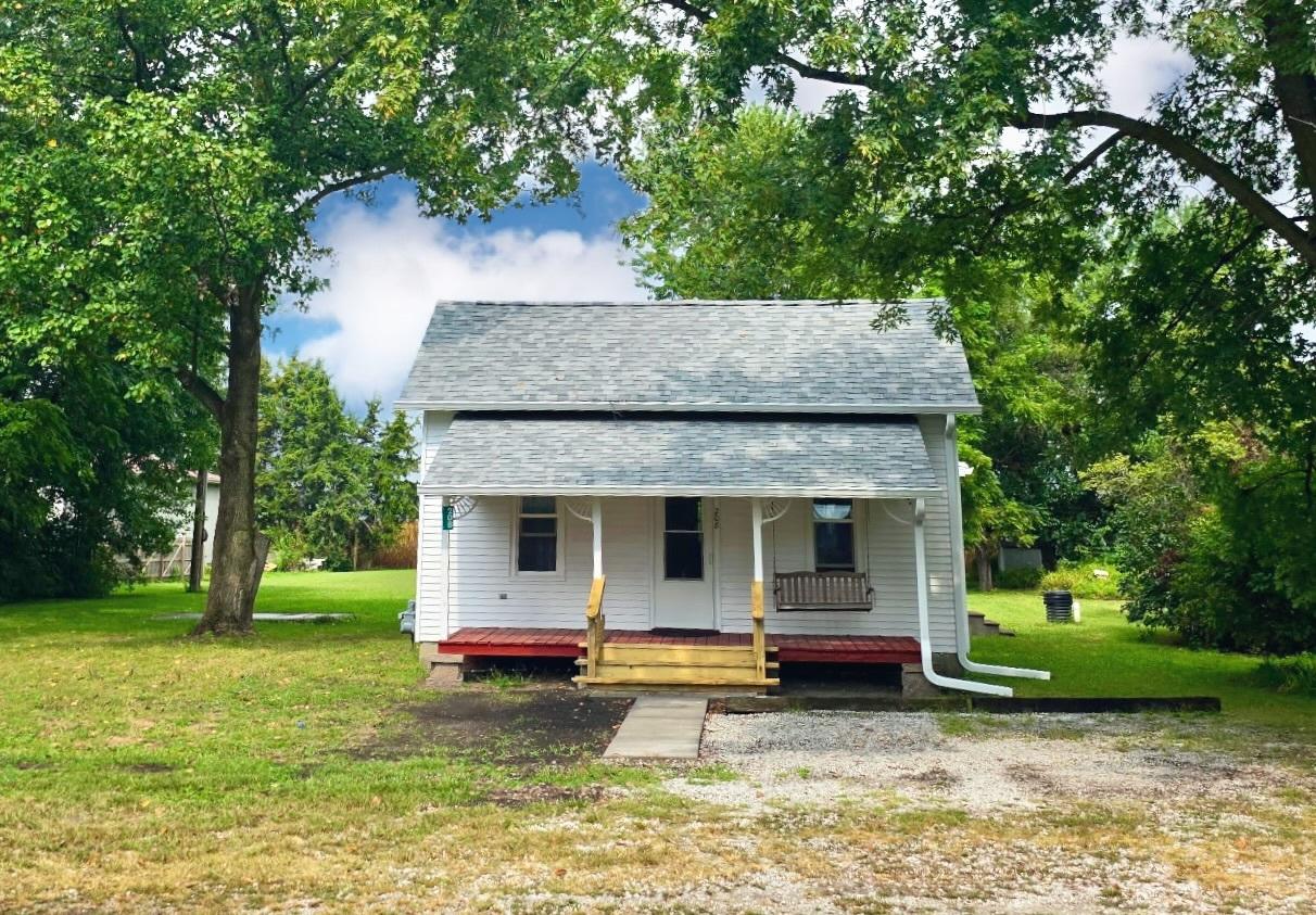 208 Shimp St., Milmine, IL 61855
