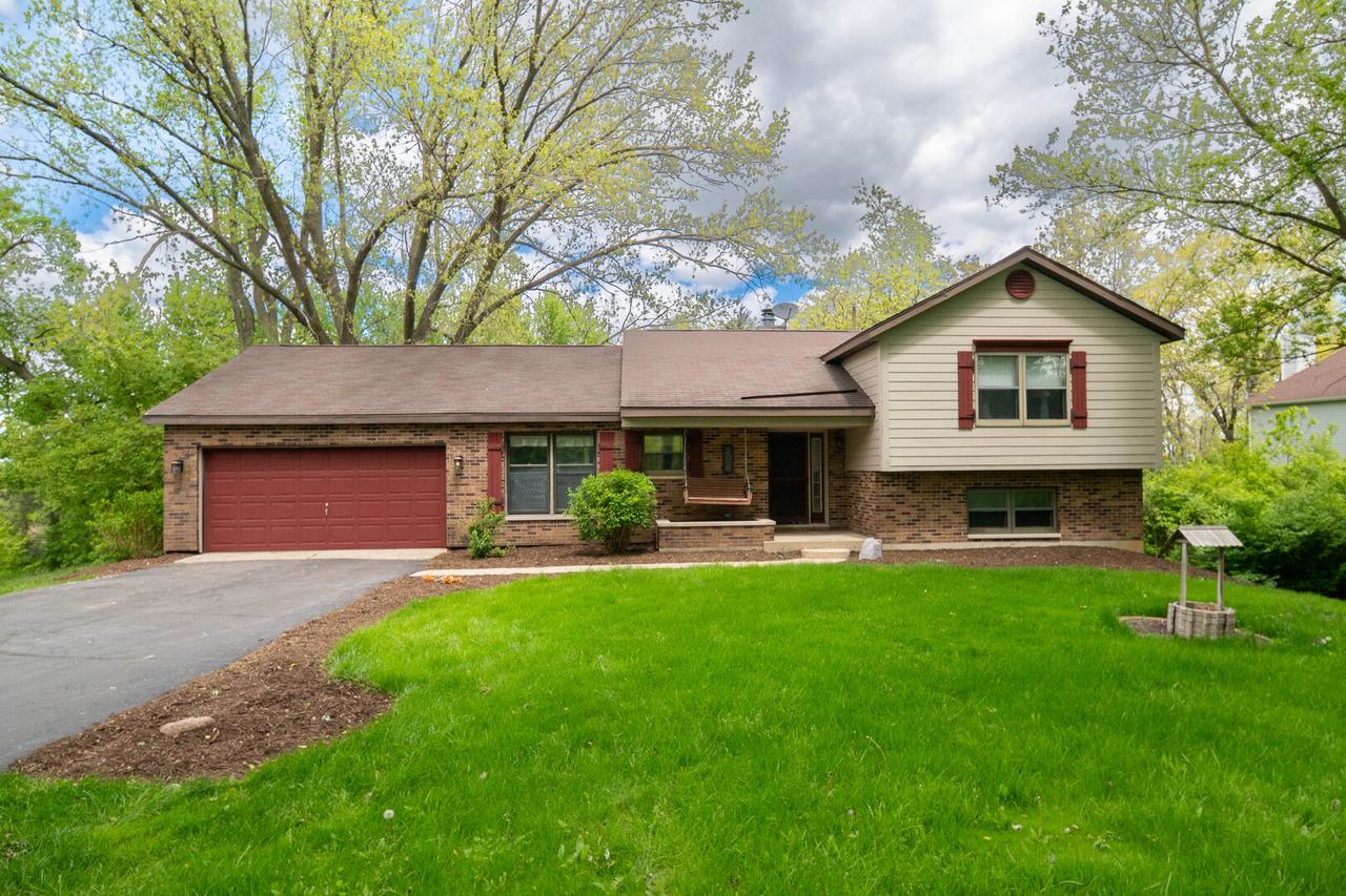 3516 Kings Lair Dr., Spring Grove, IL 60081