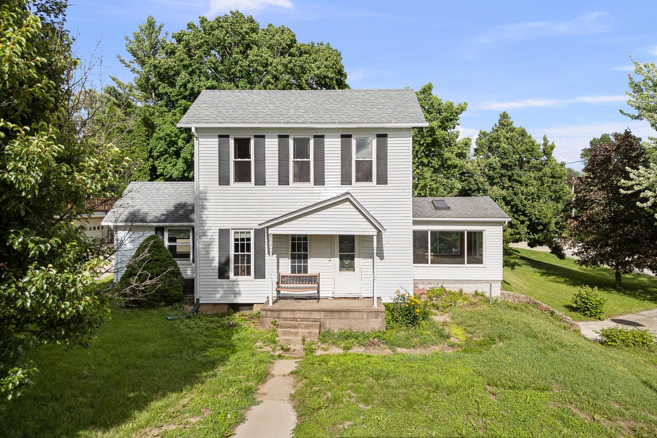 802 N High St., Port Byron, IL 61275