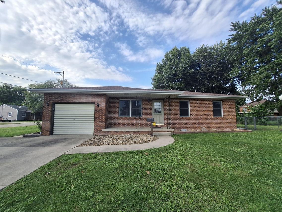 800 Cotton St., Streator, IL 61364