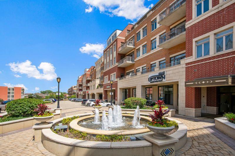 120 N Northwest Hwy. #307, Park Ridge, IL 60068