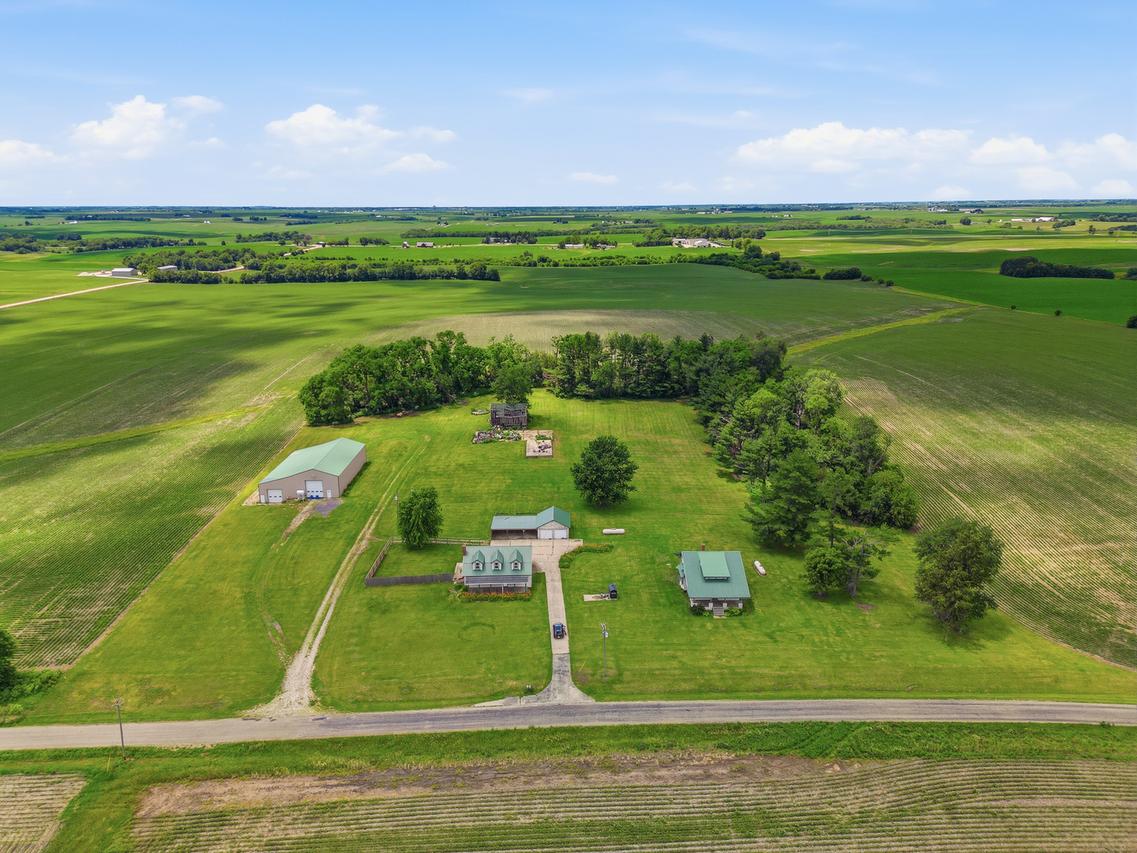 2283 E 2750th St., Kewanee, IL 61443