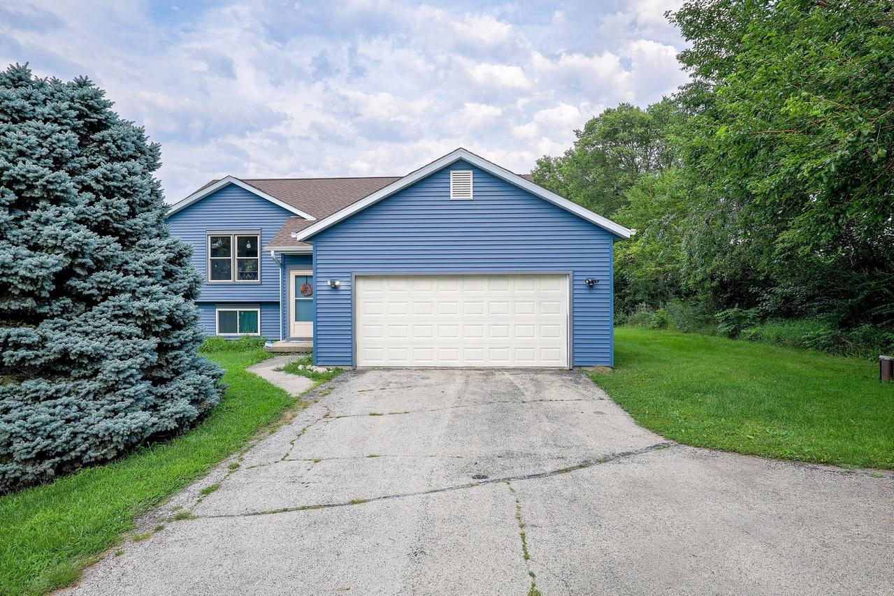 1868 Wolverine Rd., Dixon, IL 61021