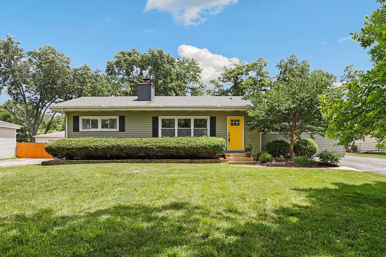 0N741 Barry Ave., Wheaton, IL 60187