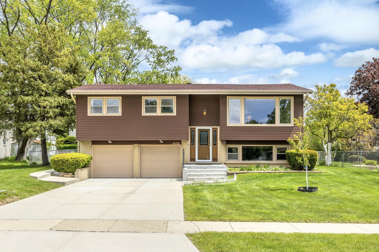 1410 W Jo Ann Ln., Addison, IL 60101