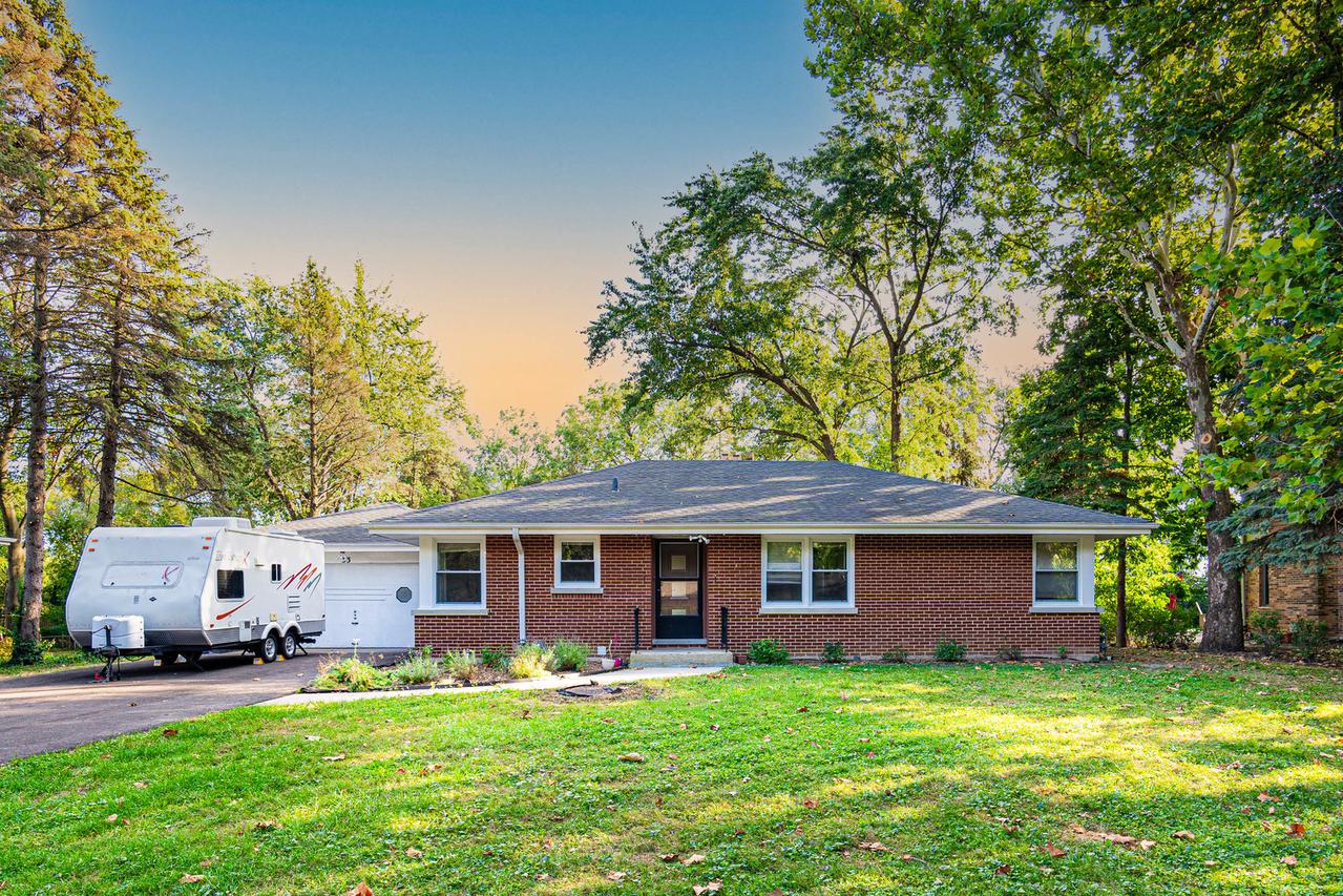 33 Briarwood Ln., Palatine, IL 60067
