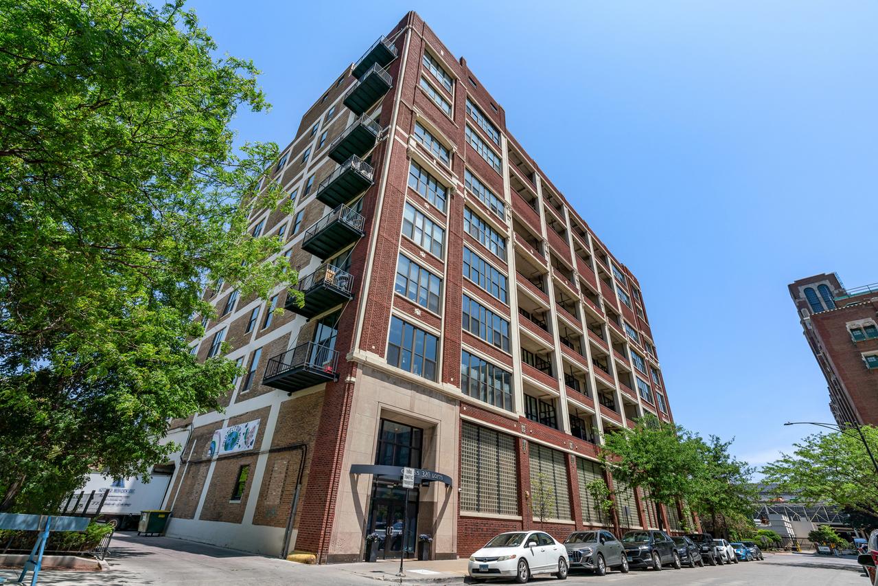 320 E 21st St. #615, Chicago, IL 60616