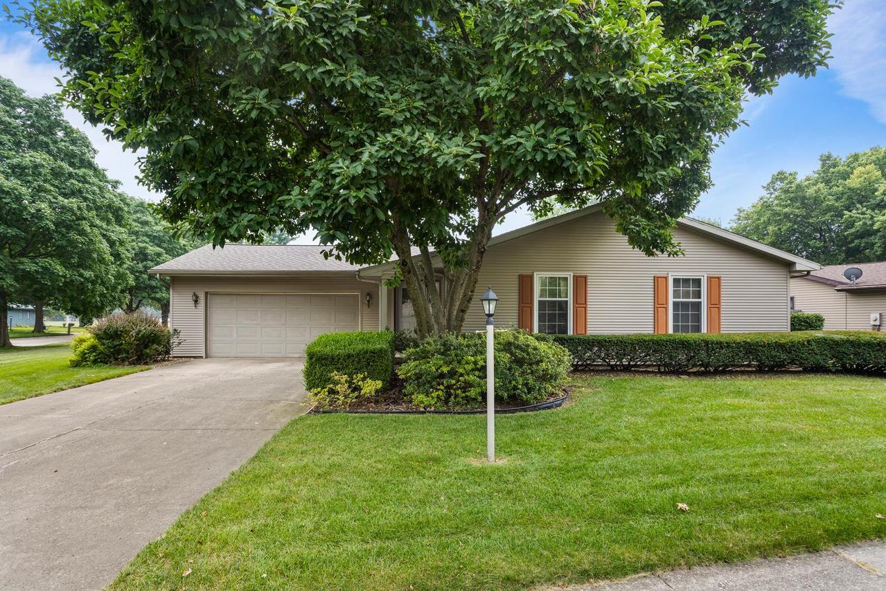 2107 Gunn Dr., Champaign, IL 61821