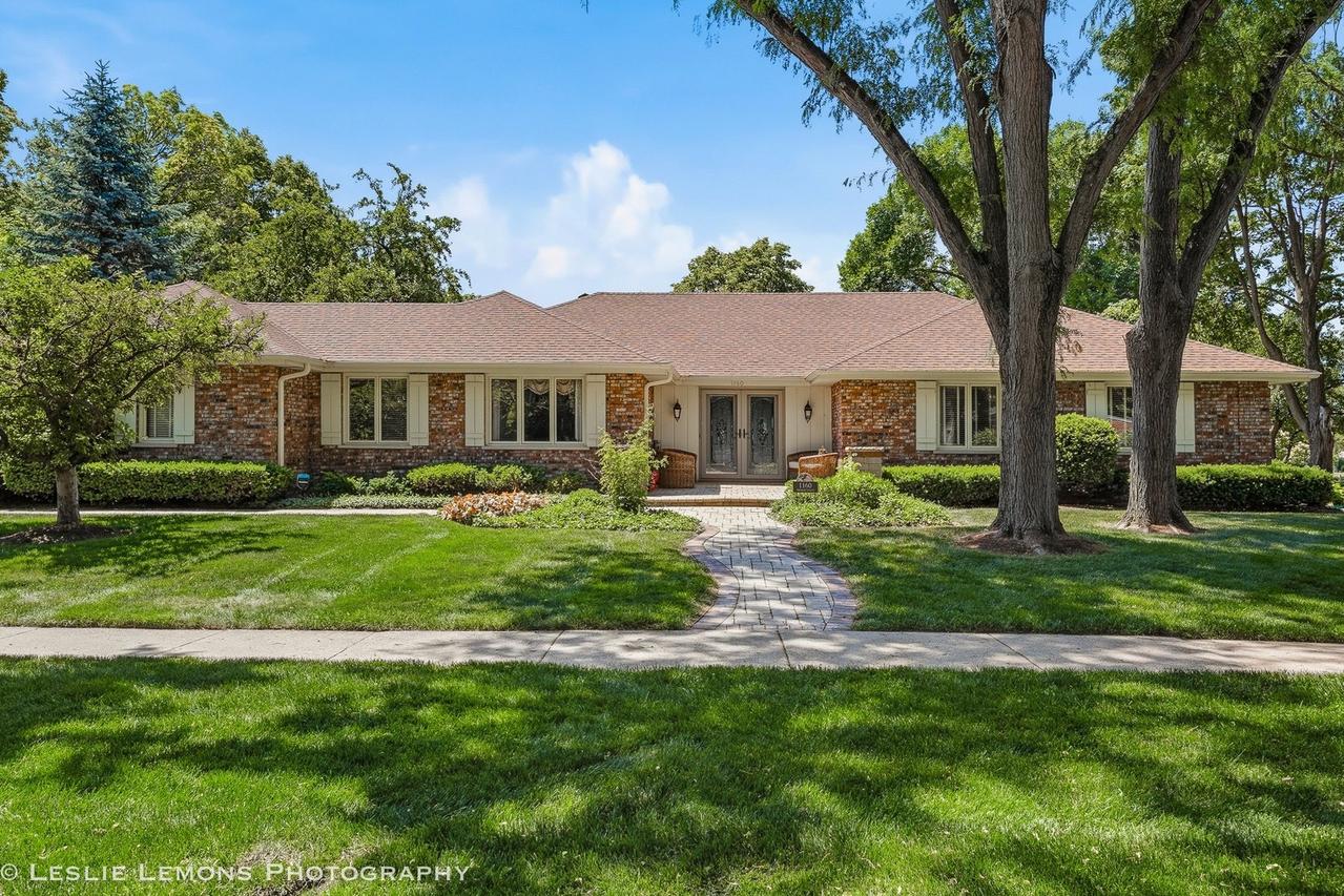 1160 Cheshire Ave., Naperville, IL 60540