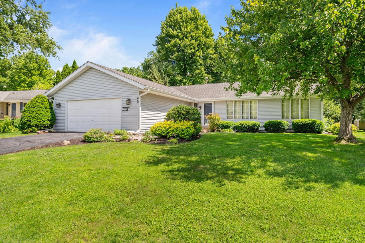 667 Westport Dr., Rockton, IL 61072