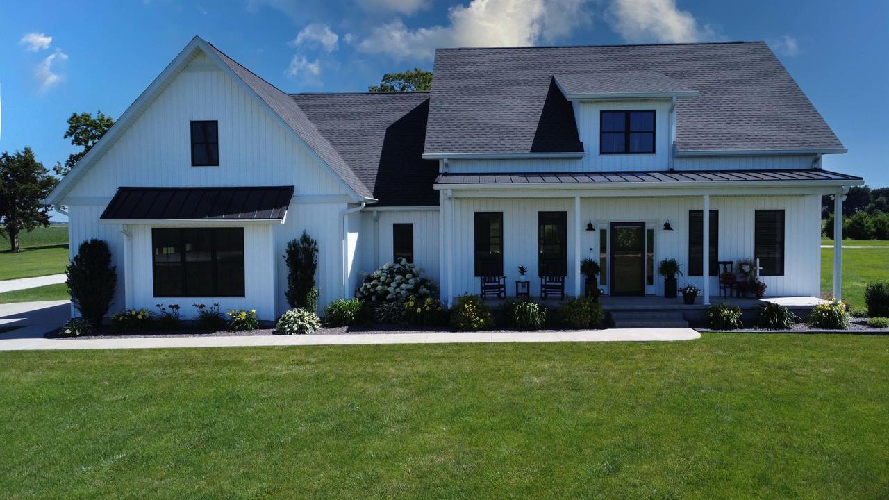 1770 E 1700 North Rd., Watseka, IL 60970