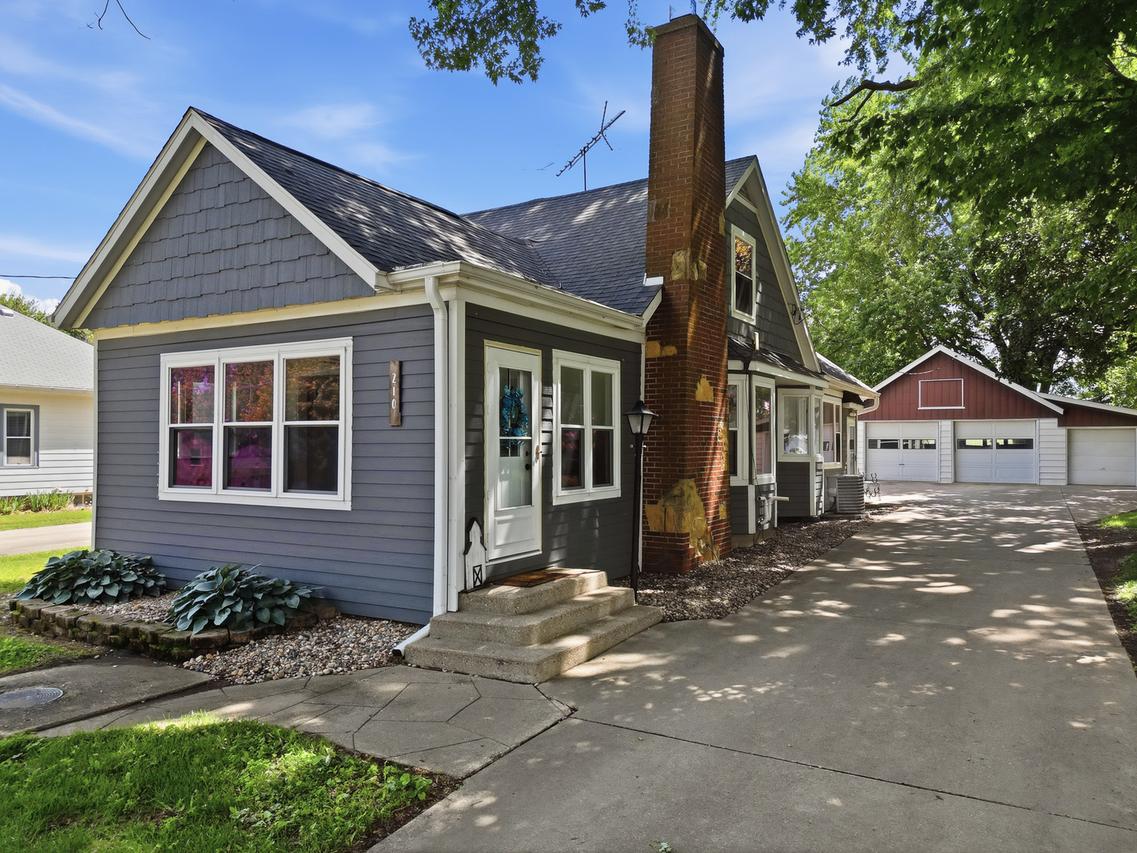 210 N Main St., Coleta, IL 61081