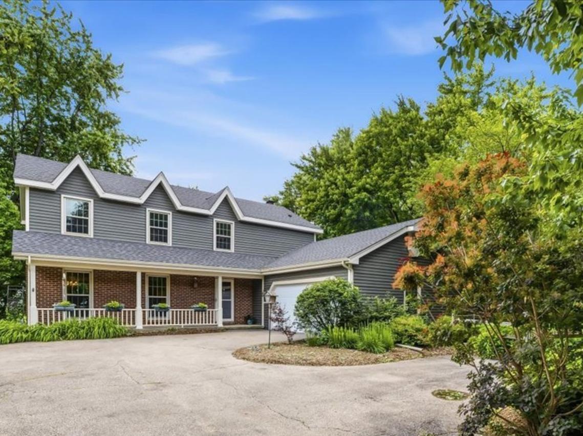 43W683 Hawkeye Dr., Elburn, IL 60119