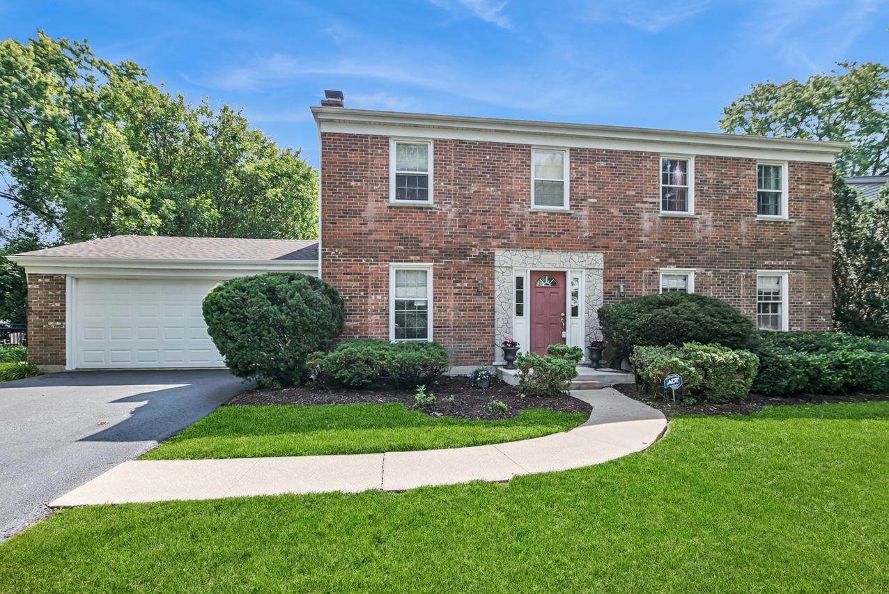 3933 Cumnor Rd., Downers Grove, IL 60515