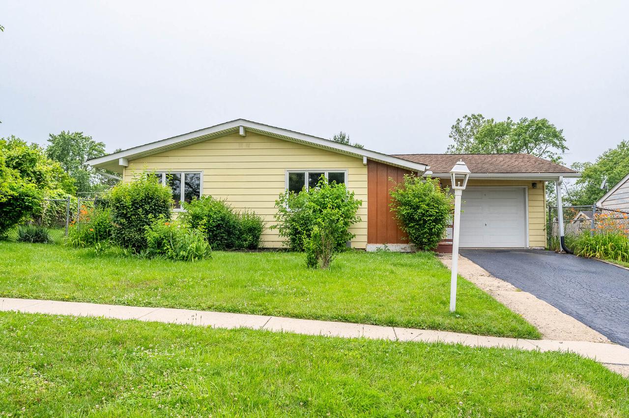 307 Laurie Dr., Lockport, IL 60441