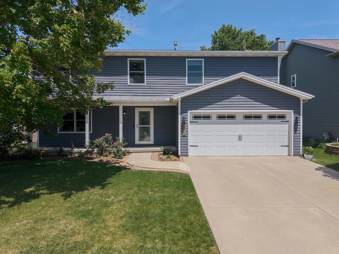 3122 Eagle Creek Dr., Bloomington, IL 61704