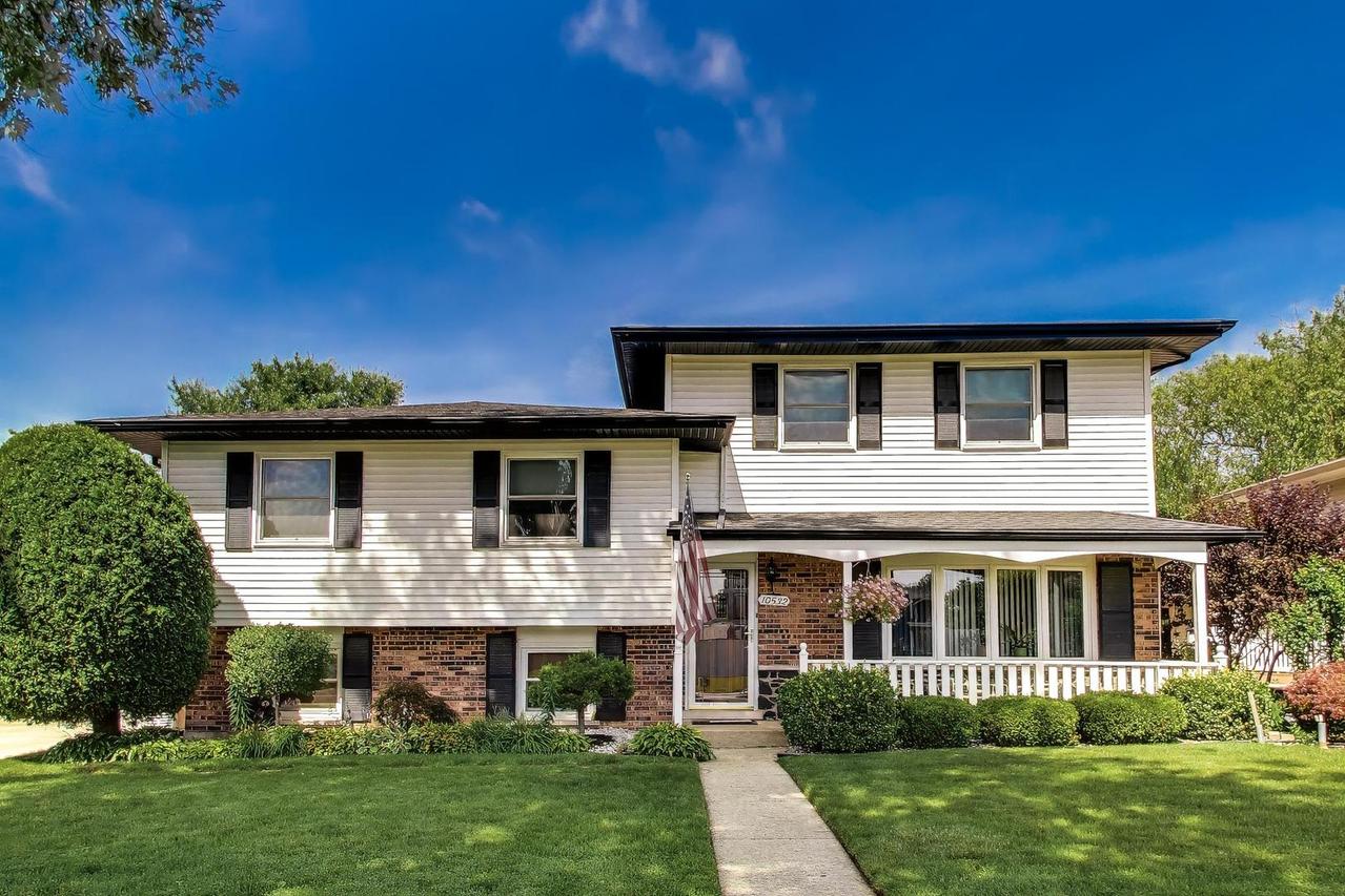 10532 S Sun Valley Ct., Palos Hills, IL 60465