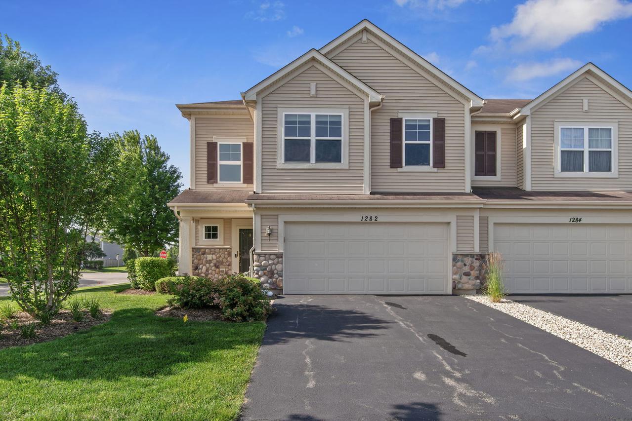 1282 Newport Cir., Pingree Grove, IL 60140