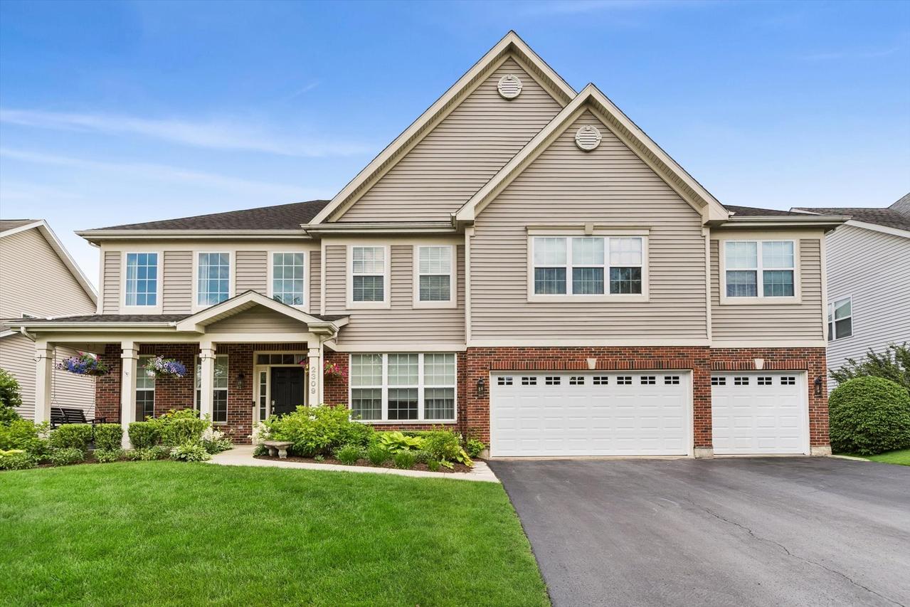 2309 River Hills Ln., Bolingbrook, IL 60490