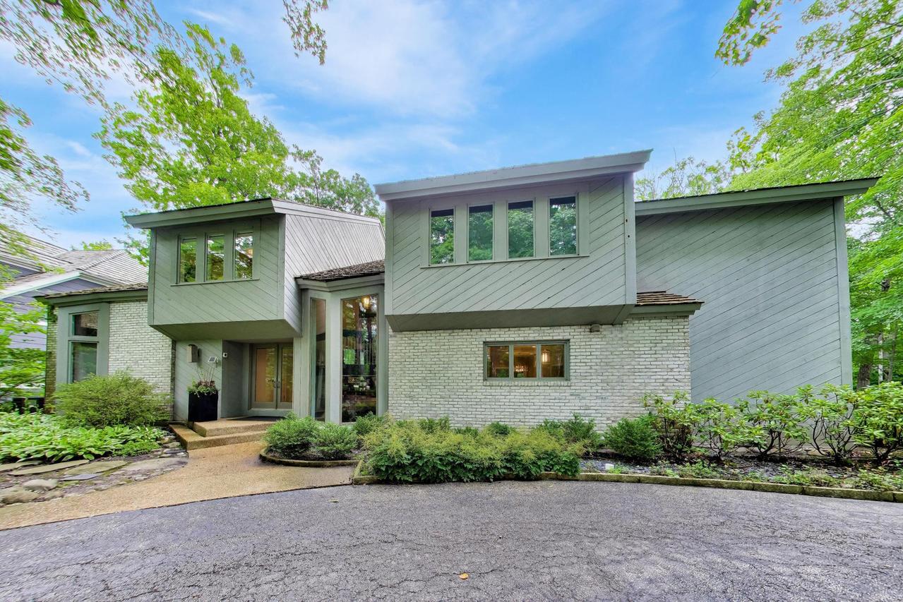 395 Cedar Ave., Highland Park, IL 60035