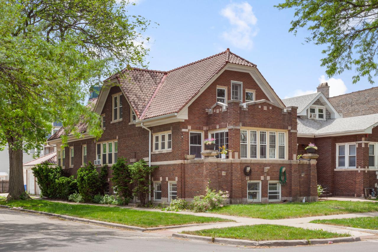 4101 W Oakdale Ave., Chicago, IL 60641