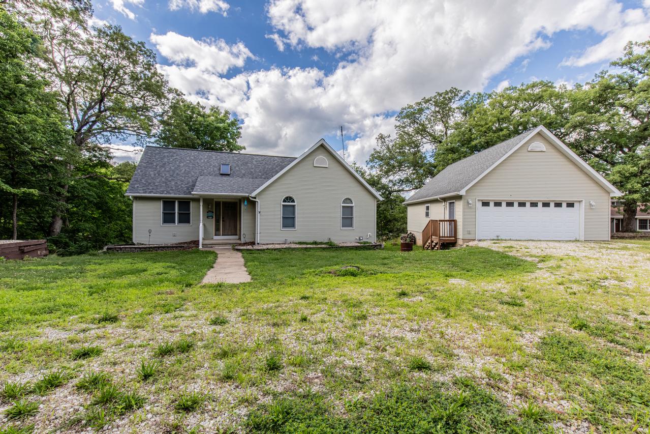 19 Chairtree Ct., Putnam, IL 61560
