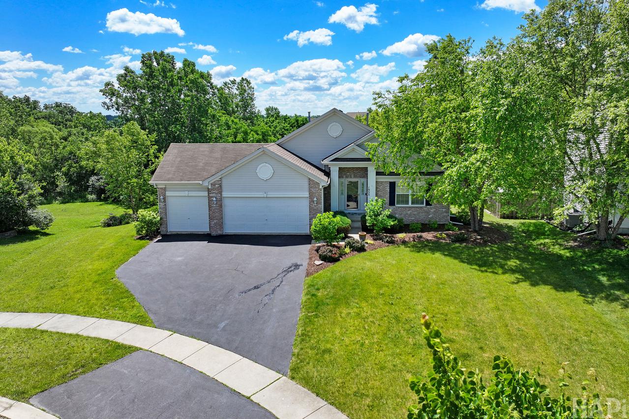 1955 W Overlook Ct., Round Lake, IL 60073