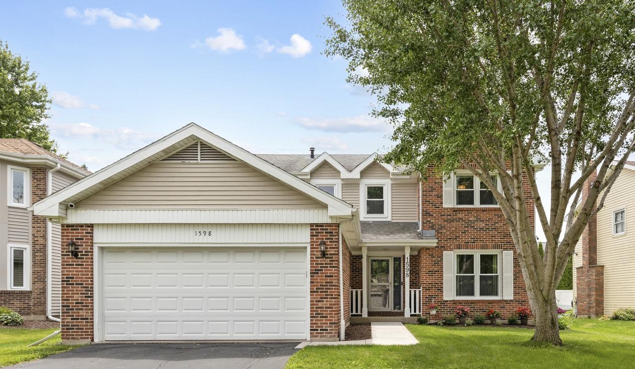 1598 Lois Ann Ln., Naperville, IL 60563