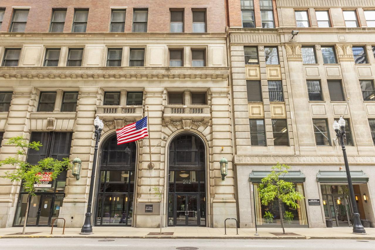 212 W Washington Ave. #1508, Chicago, IL 60606