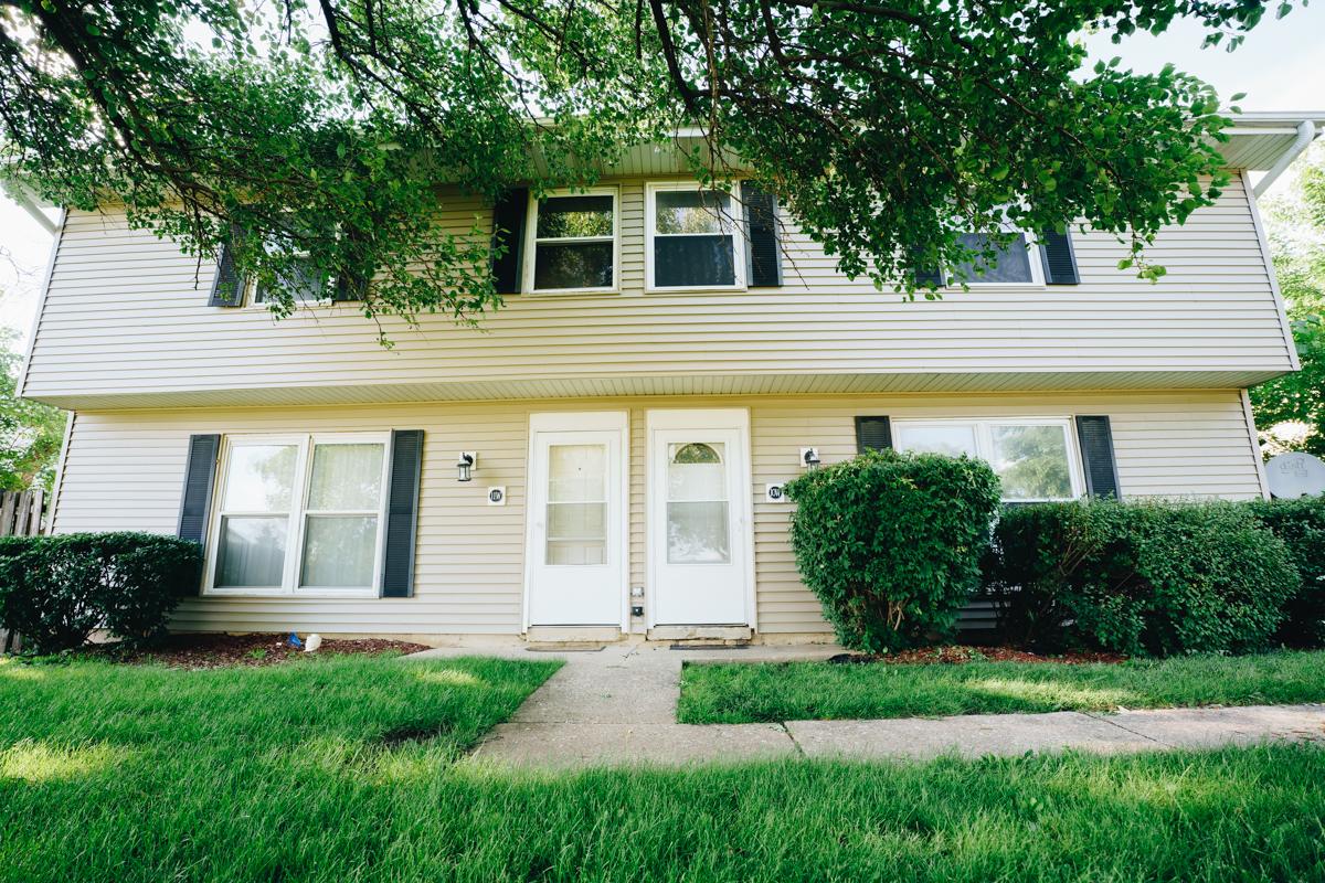 10W Fernwood Dr., Bolingbrook, IL 60440