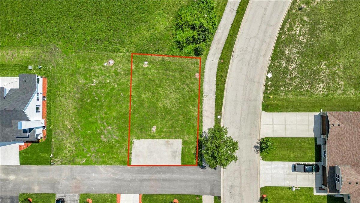 2072 Waters Edge Dr., Minooka, IL 60447