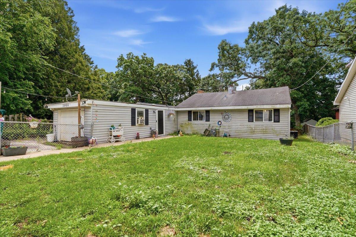 28616 W Benjamin Ave., Spring Grove, IL 60081