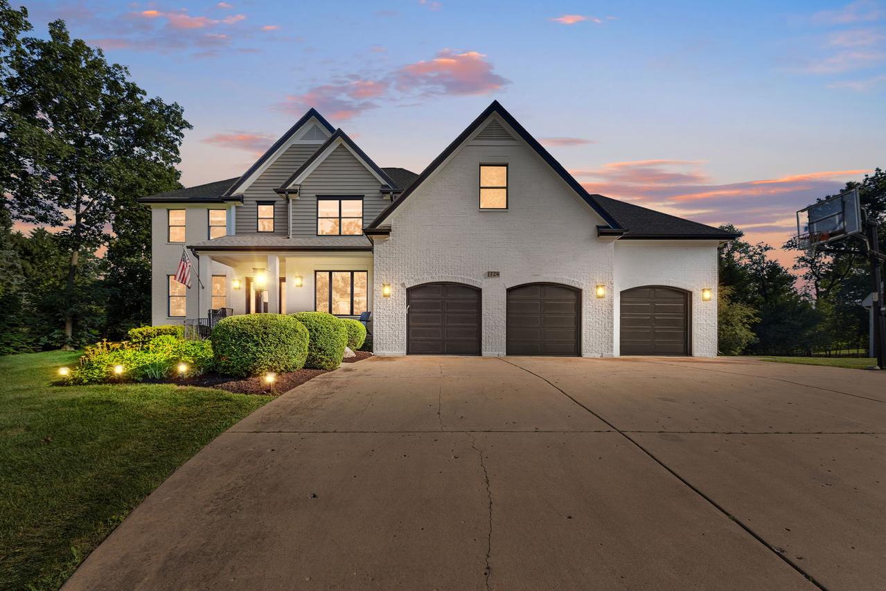 720 Saddle Ridge, Crystal Lake, IL 60012