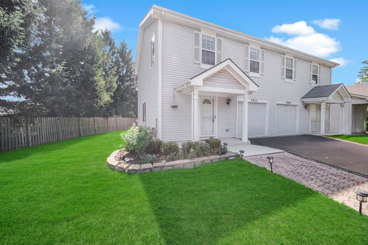 2935 Cedar Glade Dr., Naperville, IL 60564