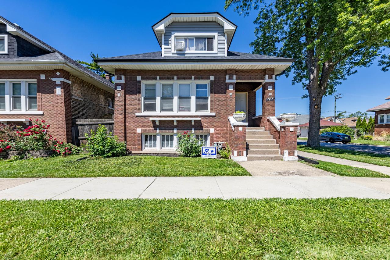 2402 East Ave., Berwyn, IL 60402