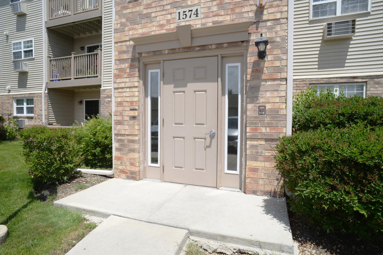 1574 W Crystal Rock Ct. #3C, Round Lake Beach, IL 60073
