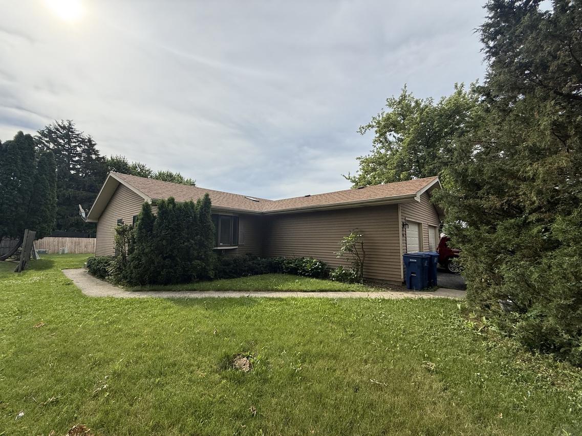 803 Pine Grove Ave., Gurnee, IL 60031
