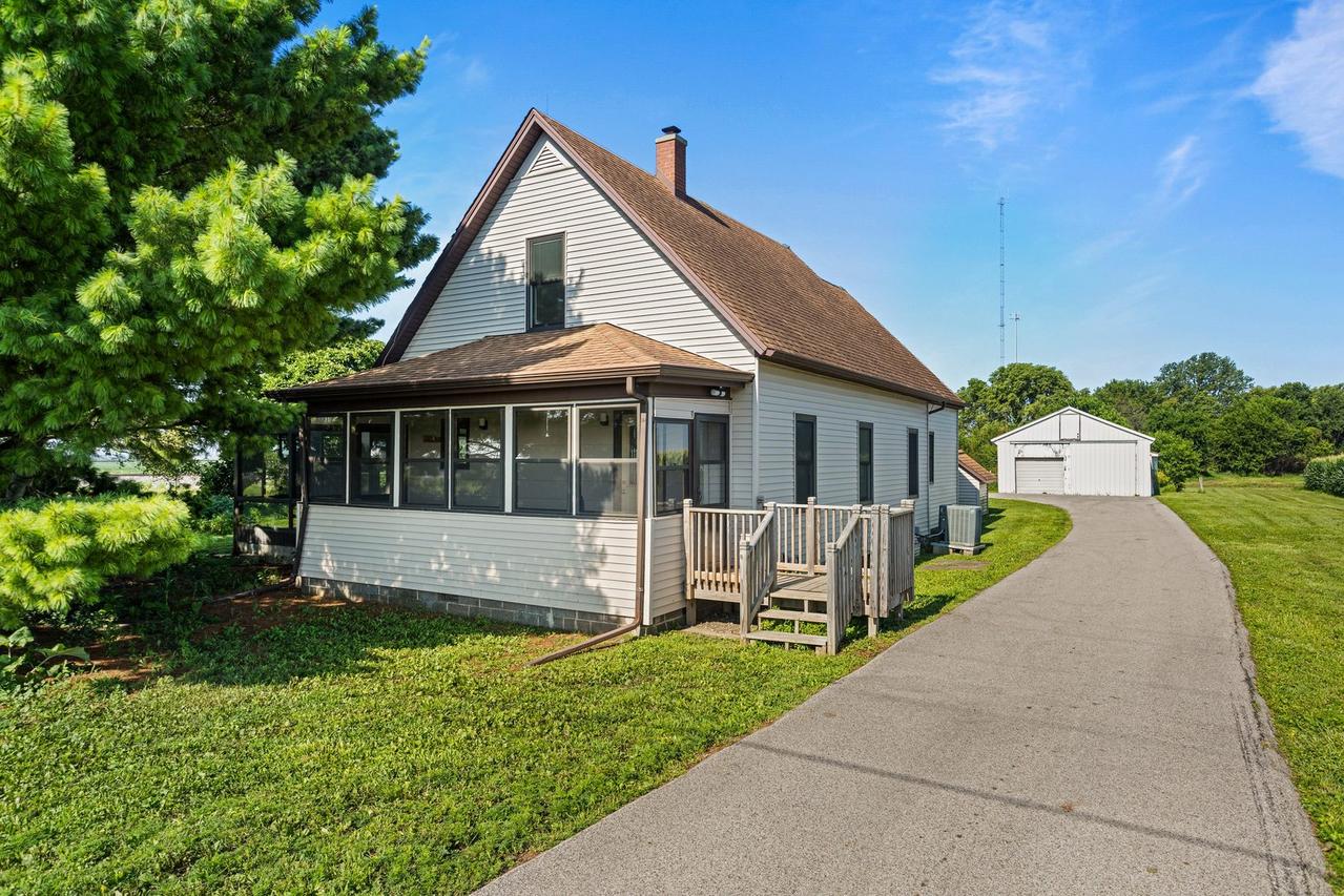 3511 N Rising Rd., Champaign, IL 61822