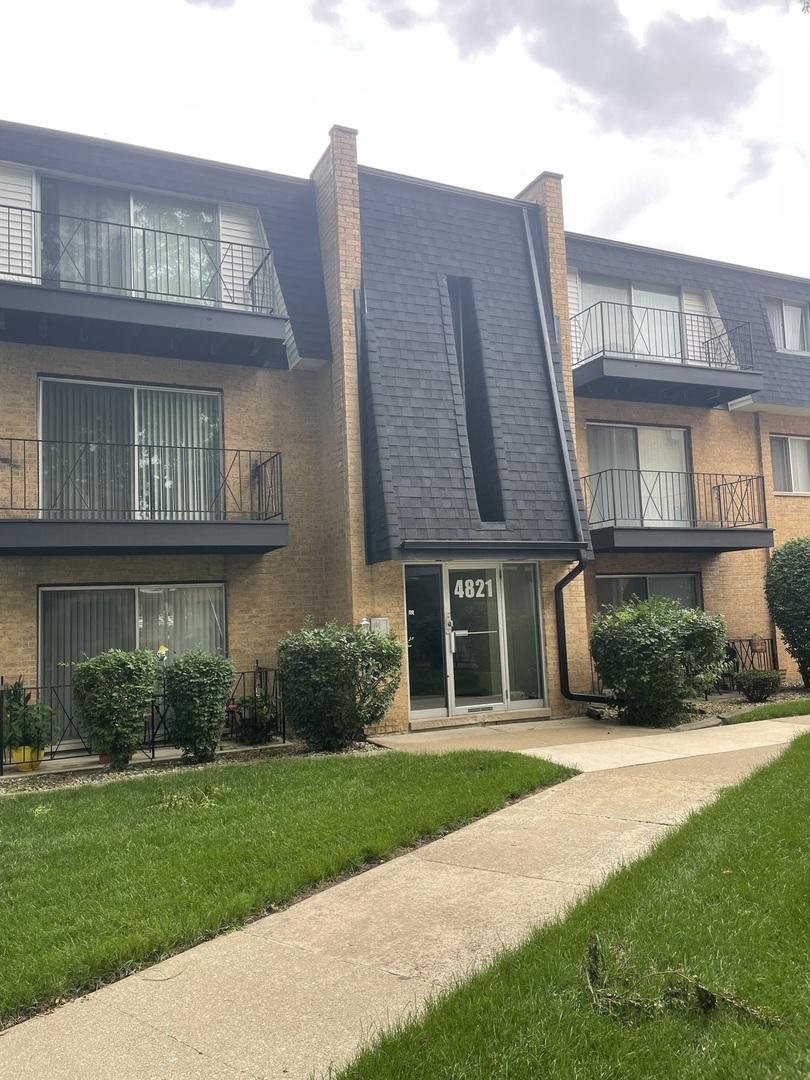 4821 W 109th St. #201, Oak Lawn, IL 60453