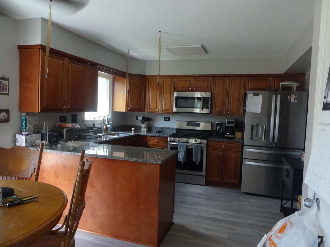 1230 Trinity Dr., Carol Stream, IL 60188