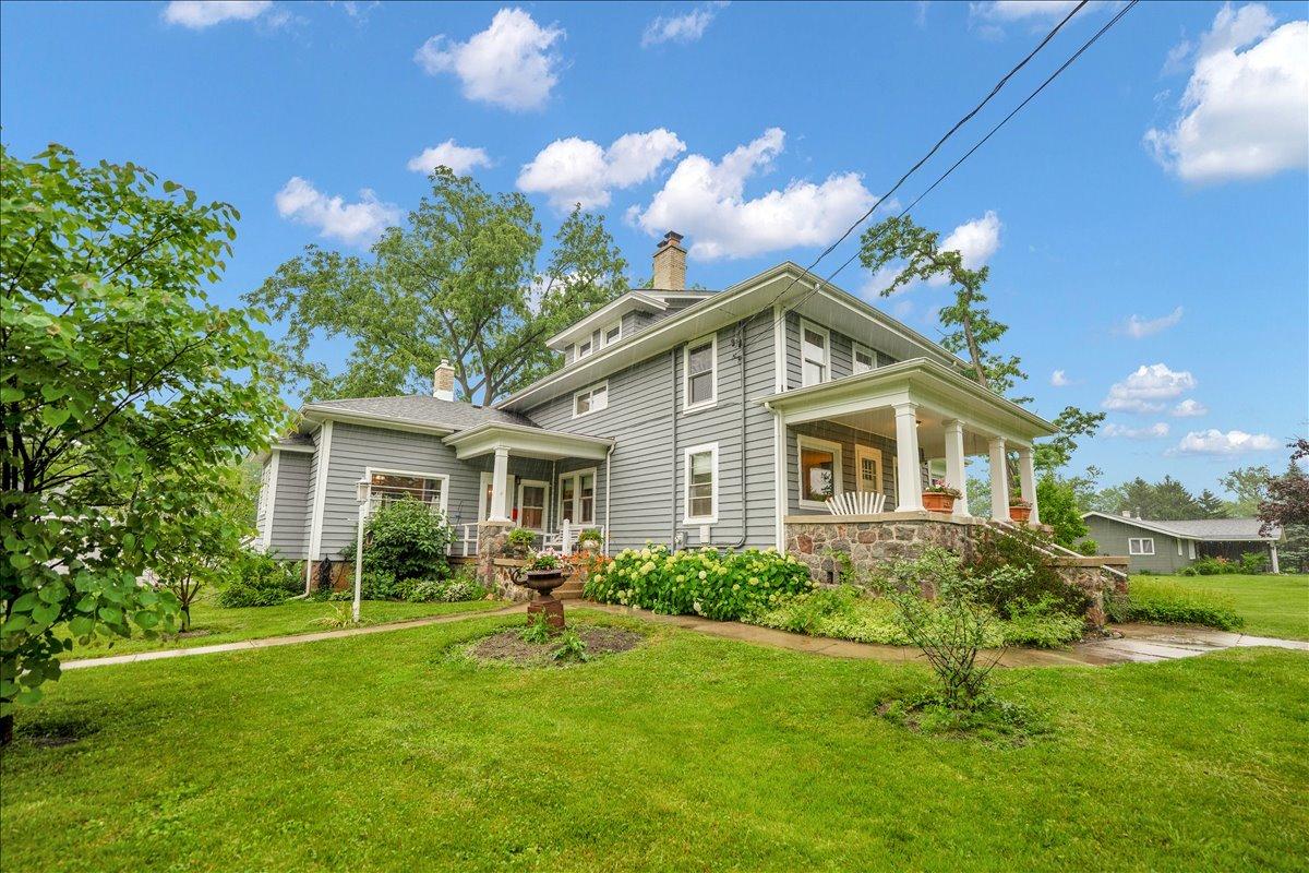 11516 Country Club Rd., Woodstock, IL 60098