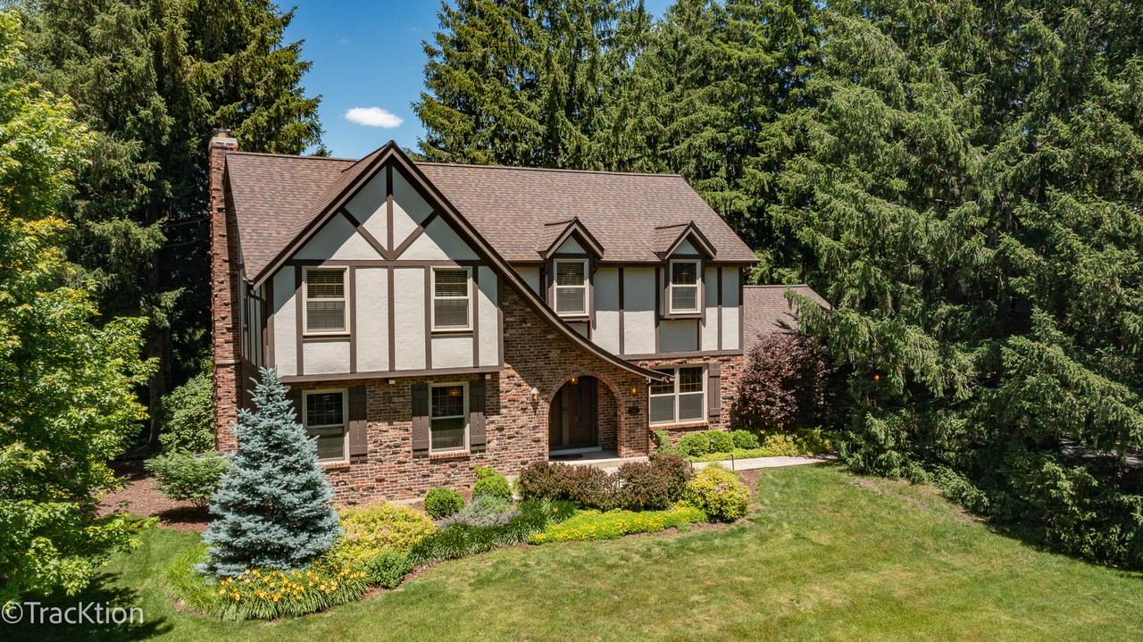 22W166 Mccarron Rd., Glen Ellyn, IL 60137
