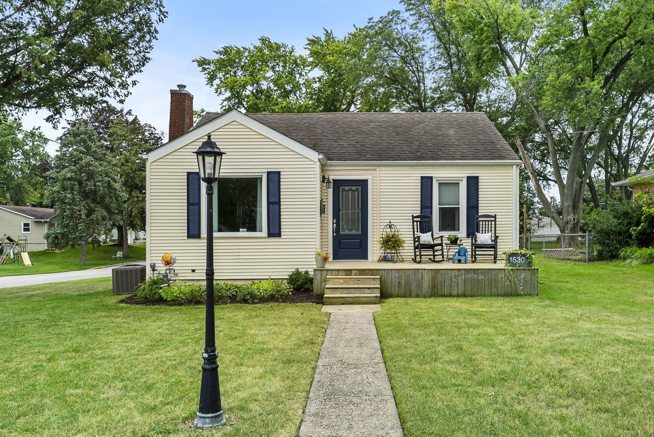 1530 5th Ave., Silvis, IL 61282