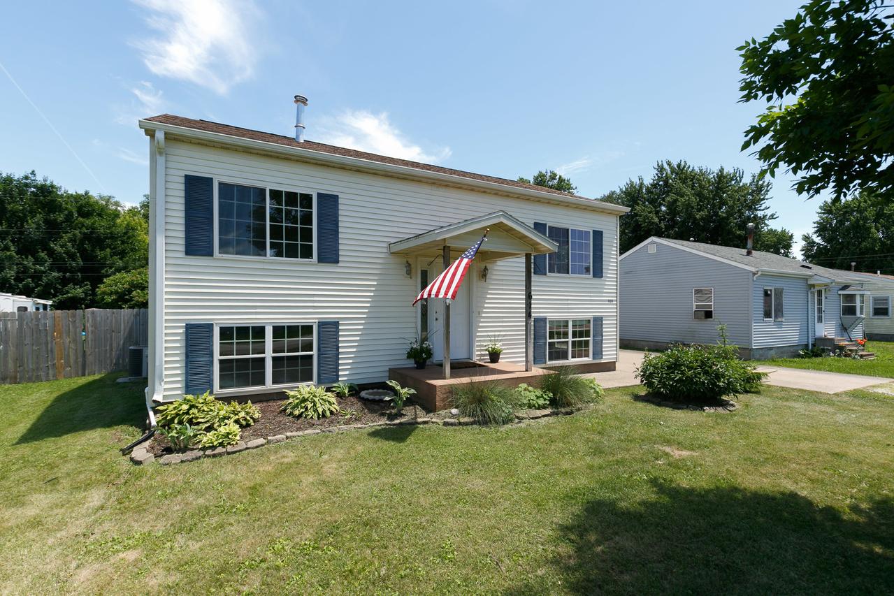 614 6th St., Colona, IL 61241