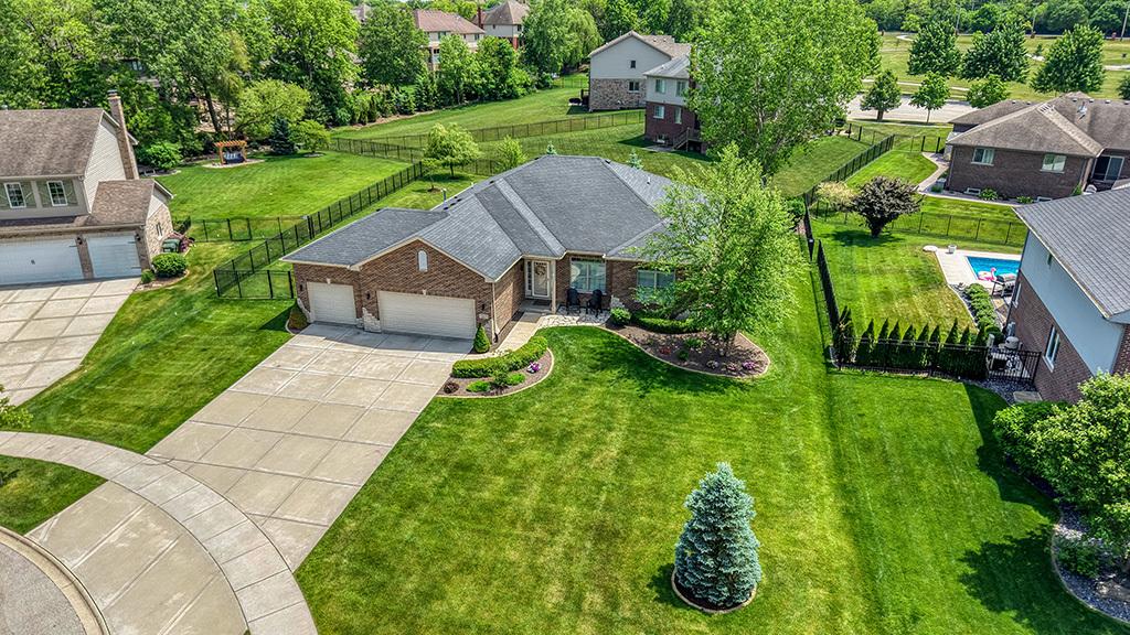12427 Pemrose Ct., Mokena, IL 60448