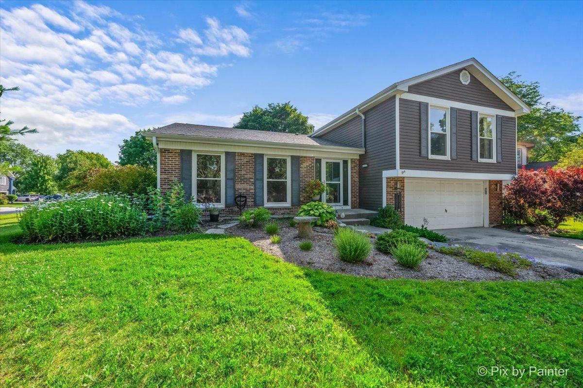 1021 Colony Dr., Crystal Lake, IL 60014