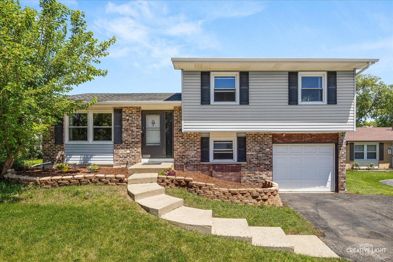 32 W Schubert Ave., Glendale Heights, IL 60139
