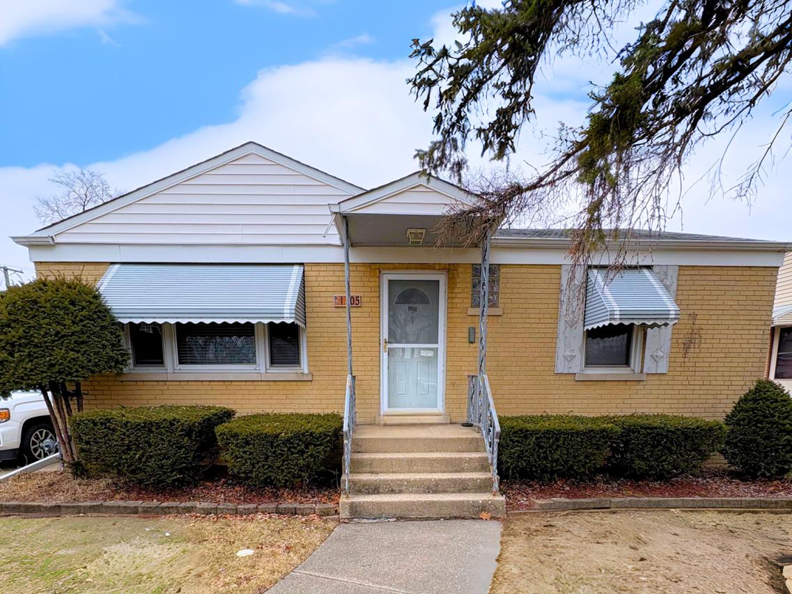 1105 E Oak Ave., La Grange Park, IL 60526