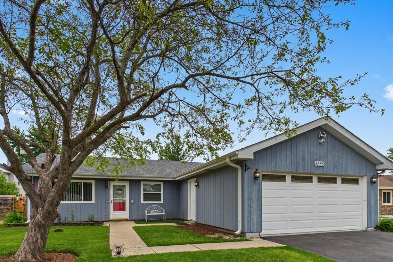4595 Zeppelin Dr., Hanover Park, IL 60133